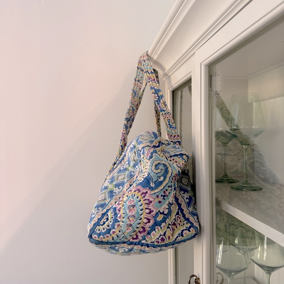 Lightly used, small Vera Bradley travel bag - Picture 3 of 3